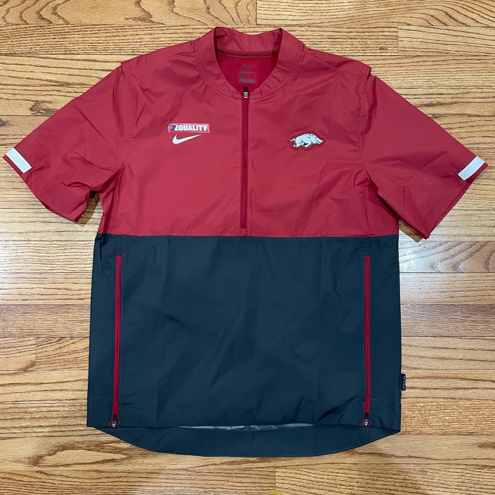 Arkansas Razorbacks :: Nike Coach’s Short Sleeve Jacket :: Size Medium